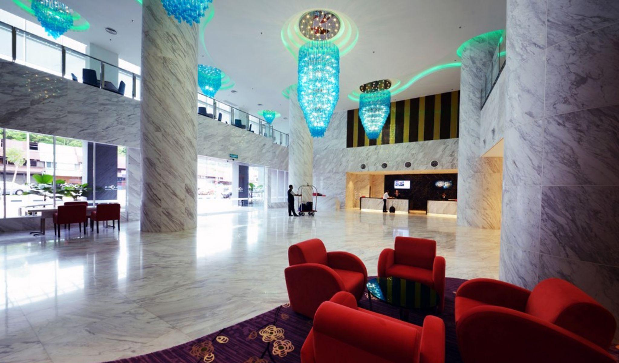 Lexis Suites Penang Bayan Lepas Esterno foto The lobby of the hotel