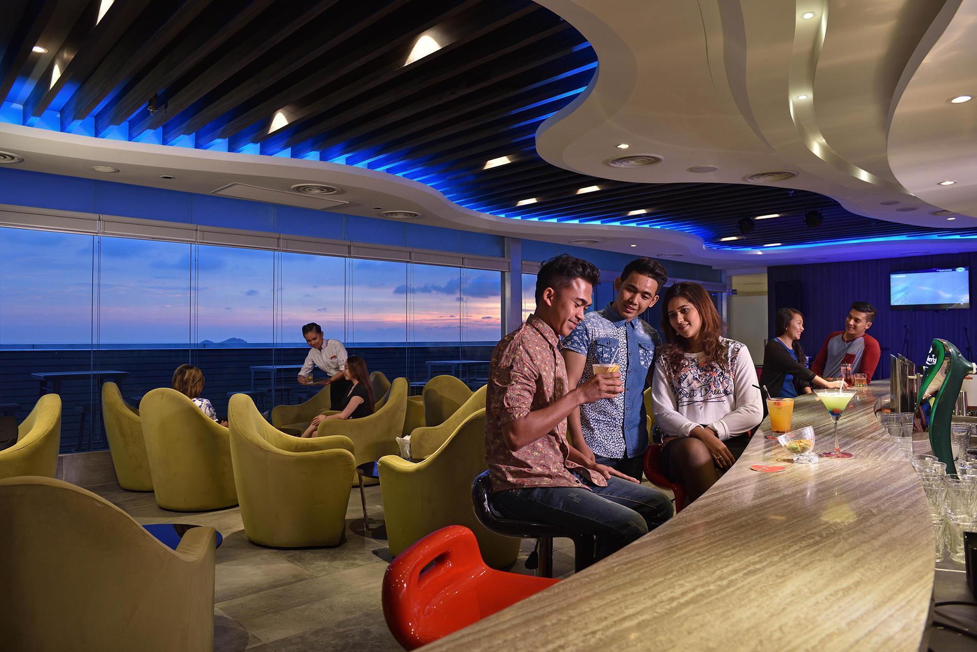 Lexis Suites Penang Bayan Lepas Esterno foto The Sky Bar