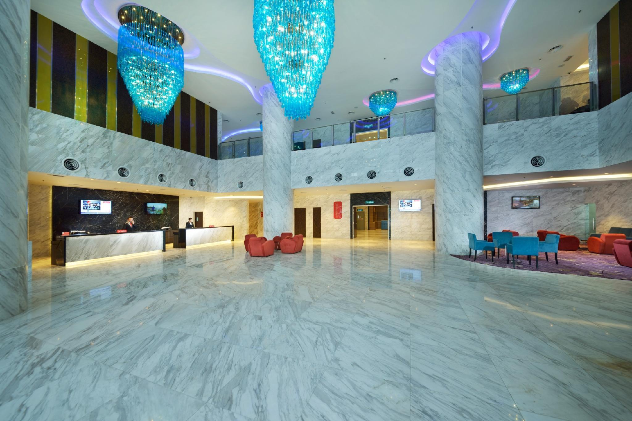 Lexis Suites Penang Bayan Lepas Esterno foto Lobby
