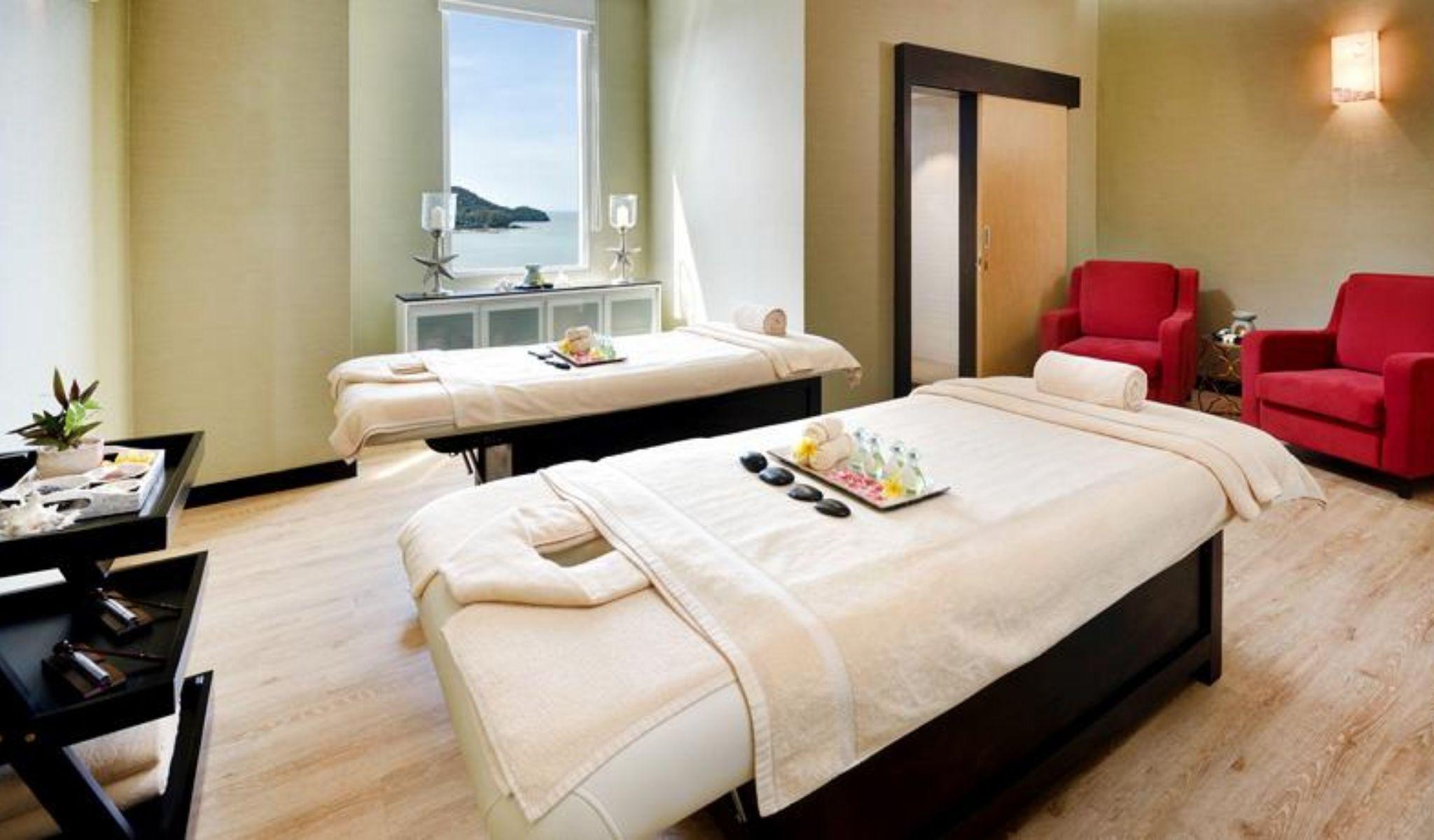 Lexis Suites Penang Bayan Lepas Esterno foto Spa at The Mira Hong Kong