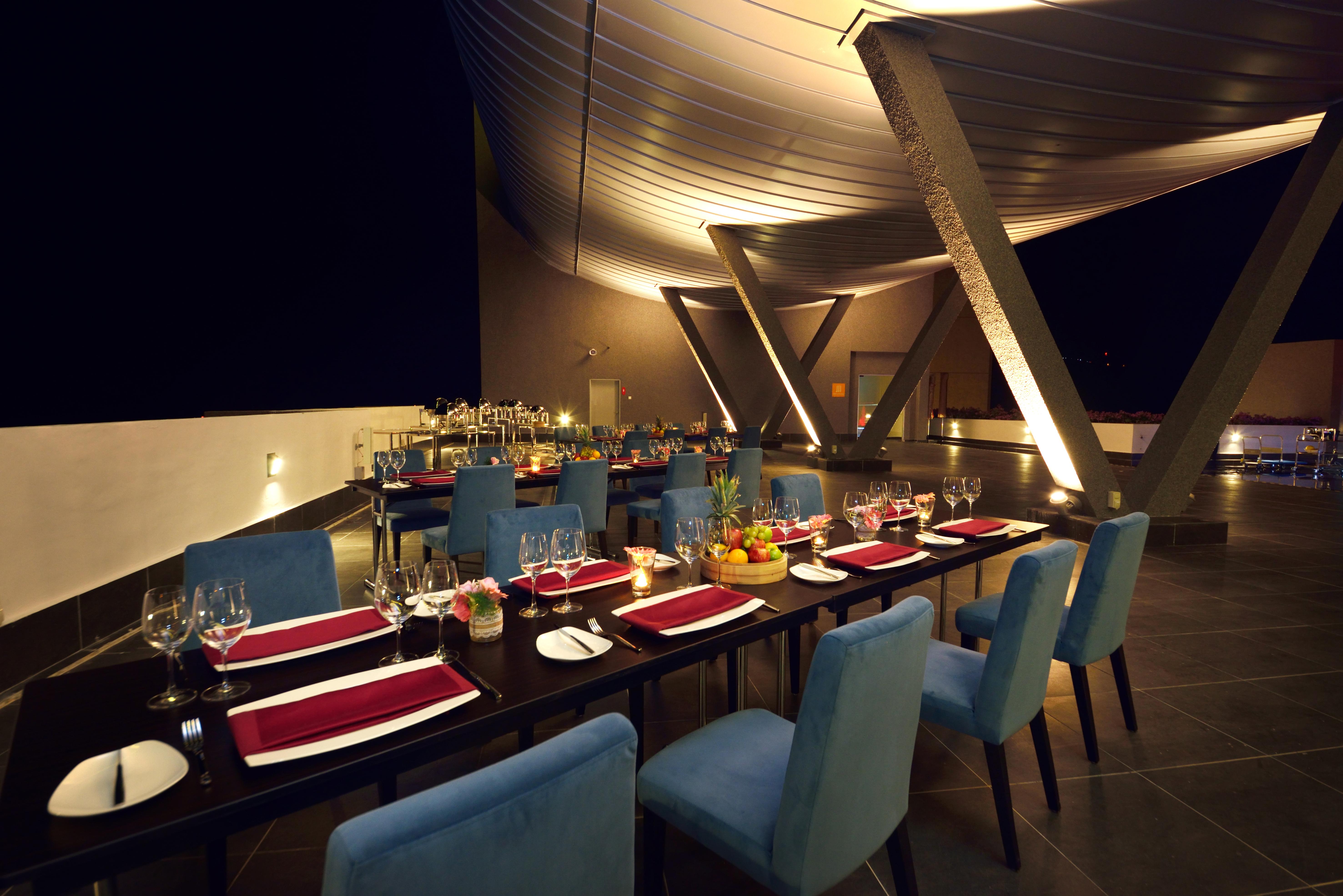 Lexis Suites Penang Bayan Lepas Esterno foto The Deck