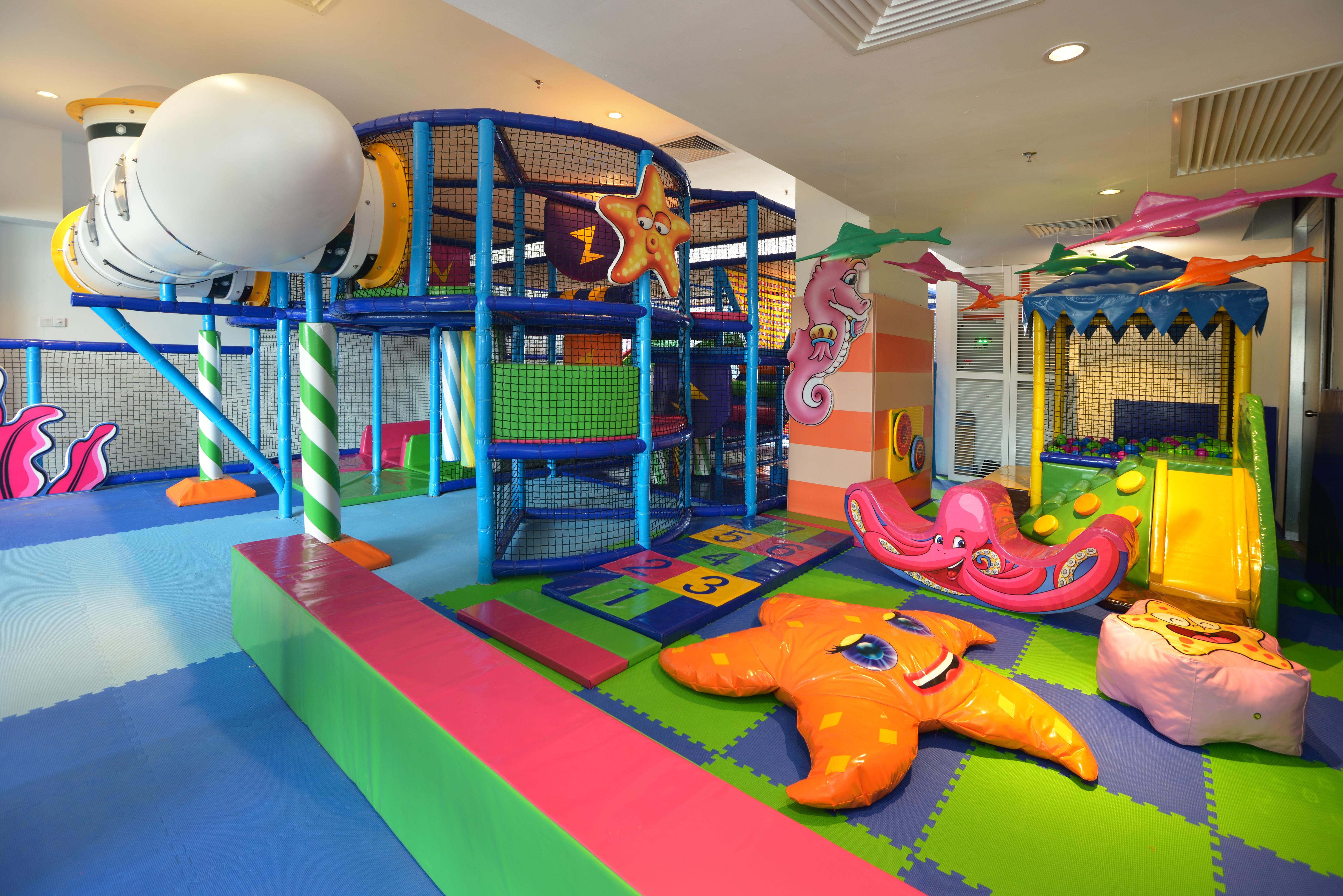 Lexis Suites Penang Bayan Lepas Esterno foto An indoor playground in the United Arab Emirates