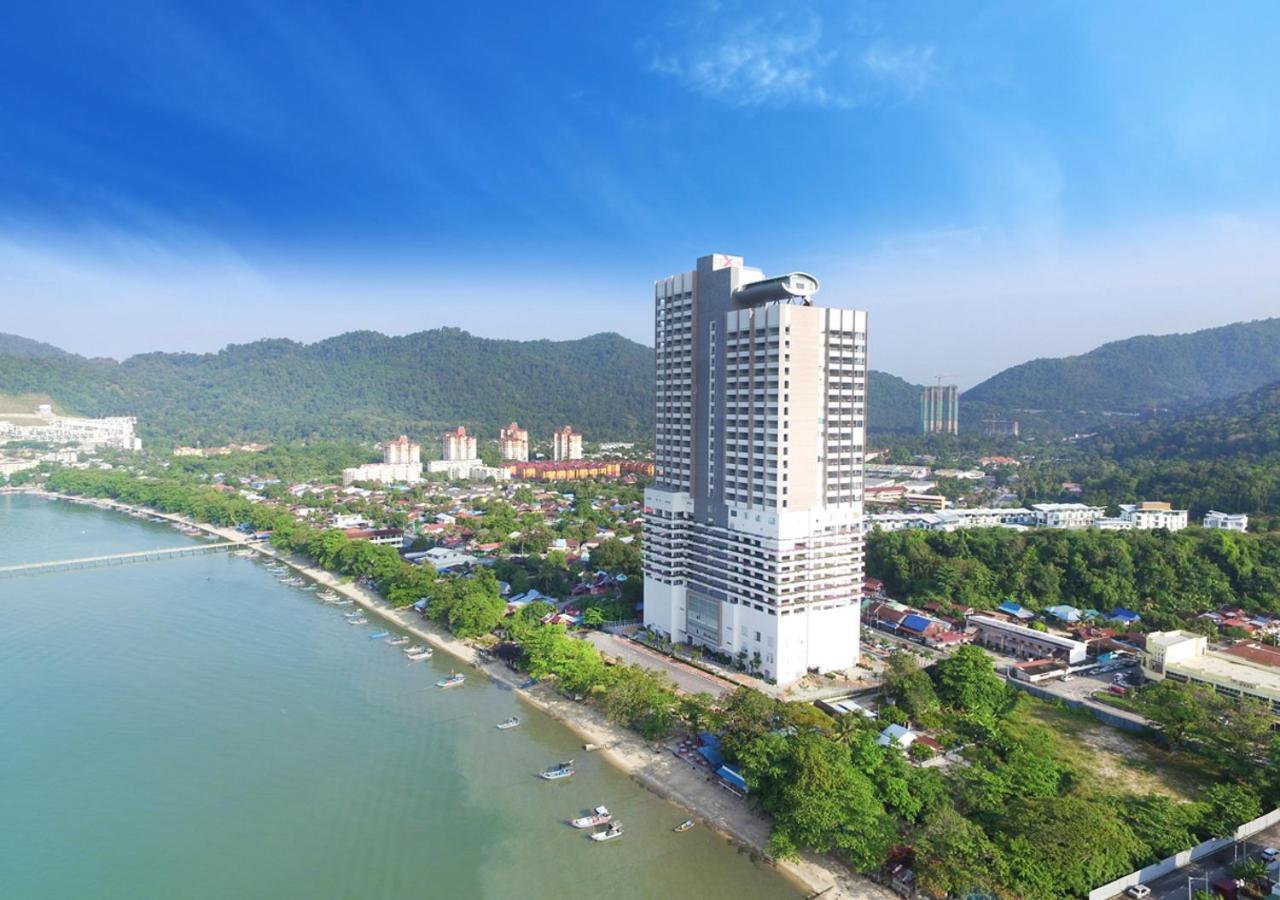 Lexis Suites Penang Bayan Lepas Esterno foto Royal Paragon Hotel