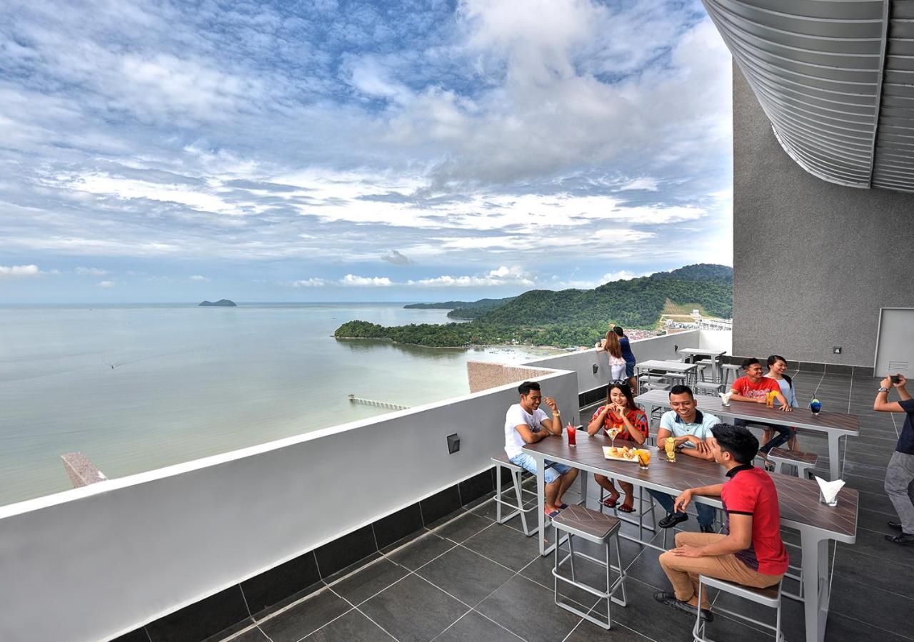 Lexis Suites Penang Bayan Lepas Esterno foto Sky Bar